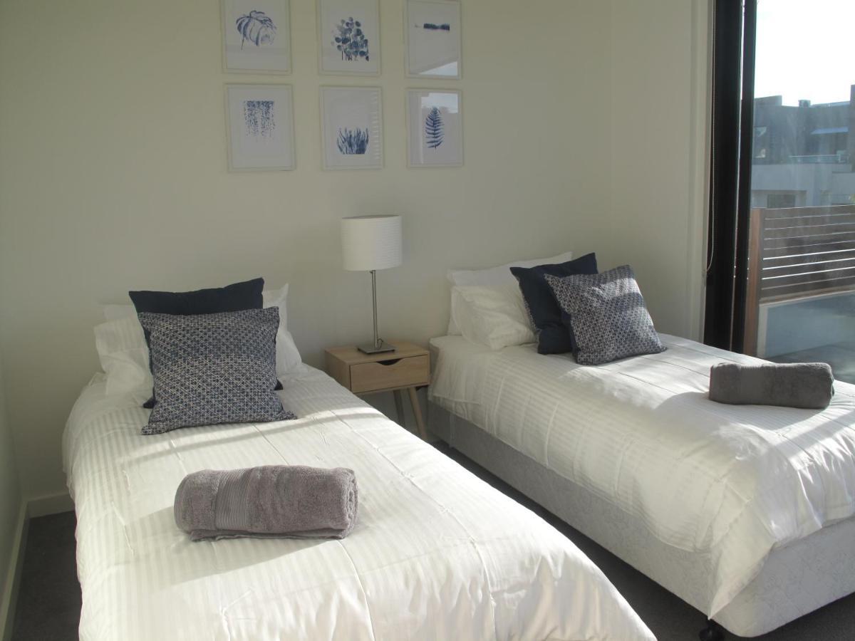 Modern 3 Bedroom Apt With Free Parking, Netflix, Wifi & Welcome Wine By Bnb Pro Мельбурн Екстер'єр фото