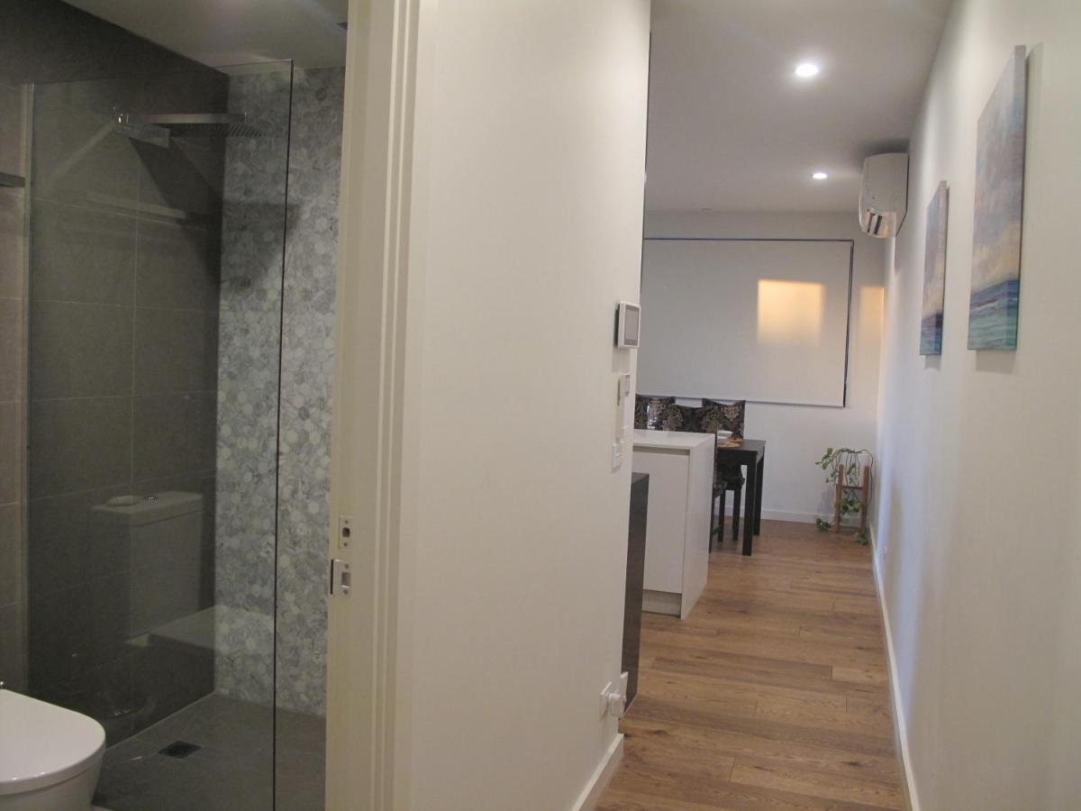 Modern 3 Bedroom Apt With Free Parking, Netflix, Wifi & Welcome Wine By Bnb Pro Мельбурн Екстер'єр фото