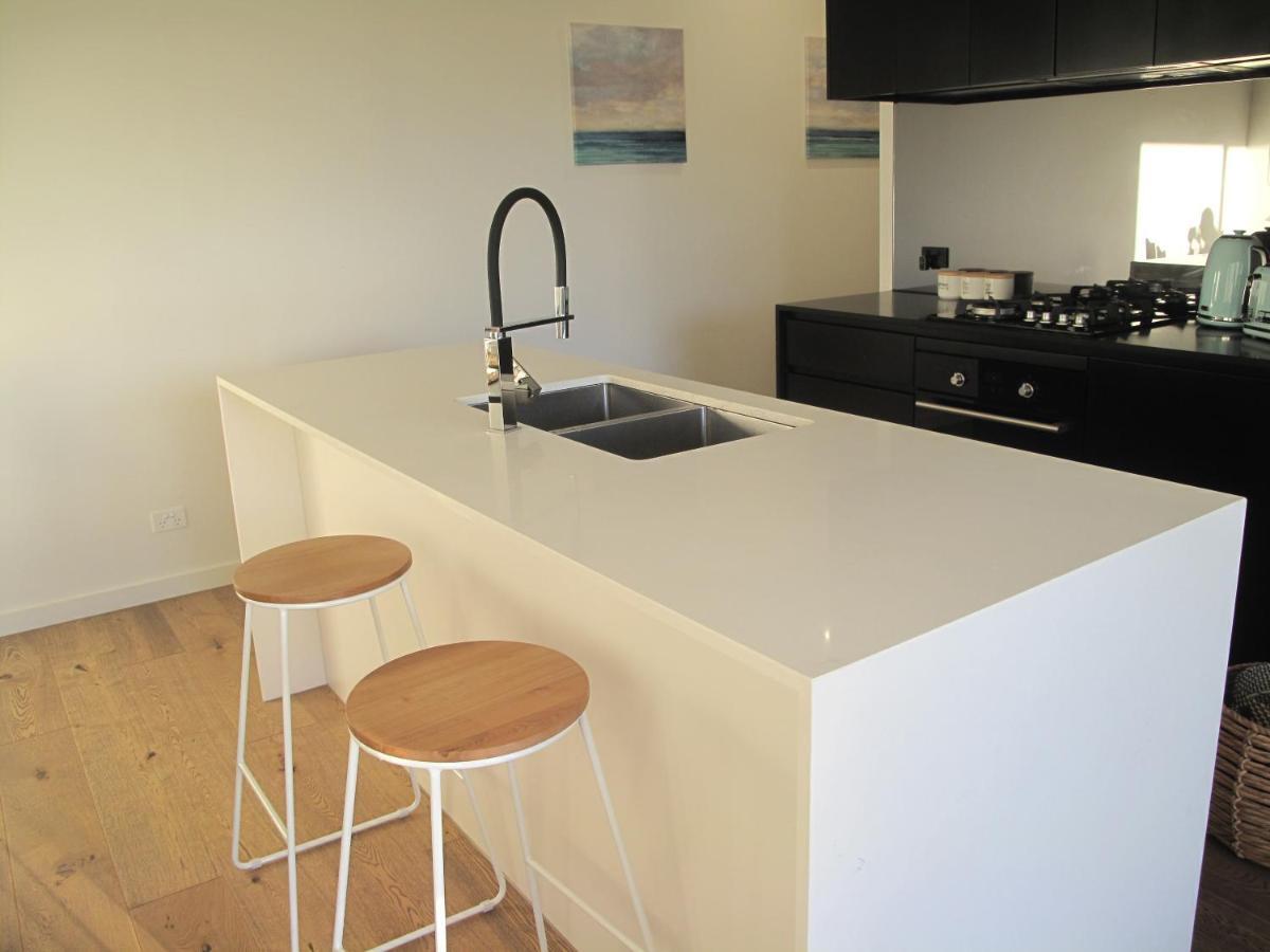 Modern 3 Bedroom Apt With Free Parking, Netflix, Wifi & Welcome Wine By Bnb Pro Мельбурн Екстер'єр фото