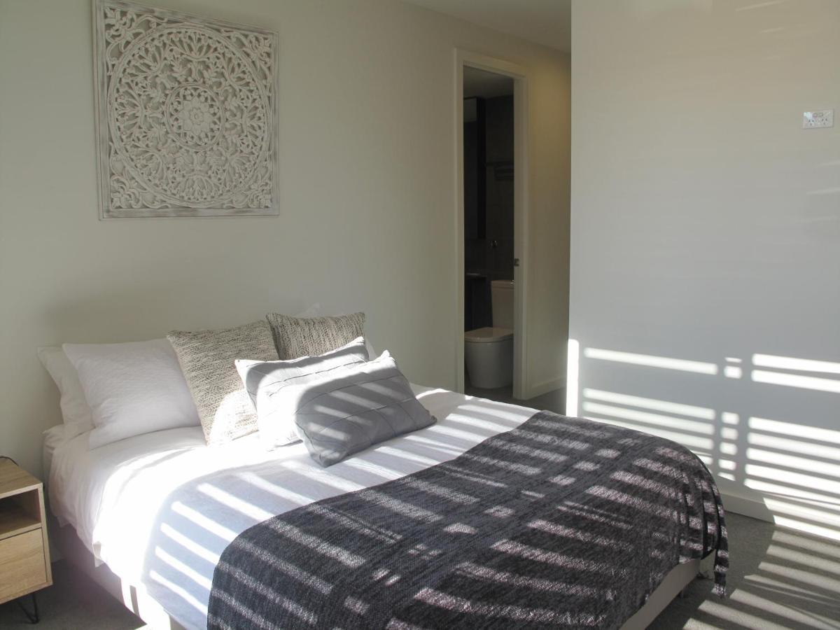Modern 3 Bedroom Apt With Free Parking, Netflix, Wifi & Welcome Wine By Bnb Pro Мельбурн Екстер'єр фото