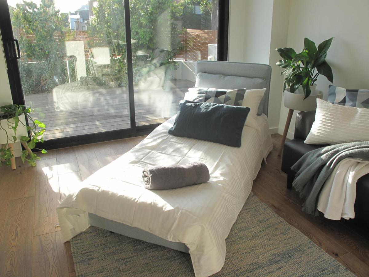 Modern 3 Bedroom Apt With Free Parking, Netflix, Wifi & Welcome Wine By Bnb Pro Мельбурн Екстер'єр фото