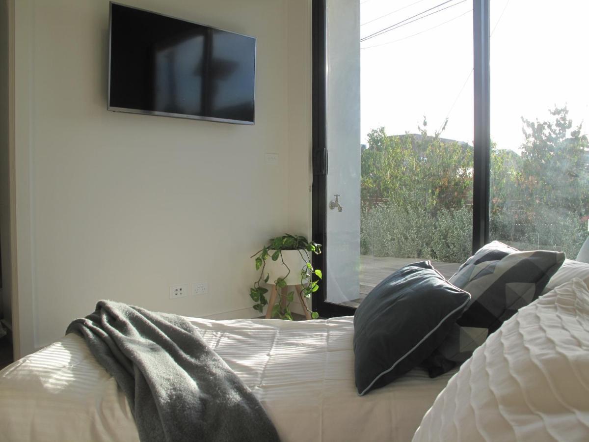 Modern 3 Bedroom Apt With Free Parking, Netflix, Wifi & Welcome Wine By Bnb Pro Мельбурн Екстер'єр фото