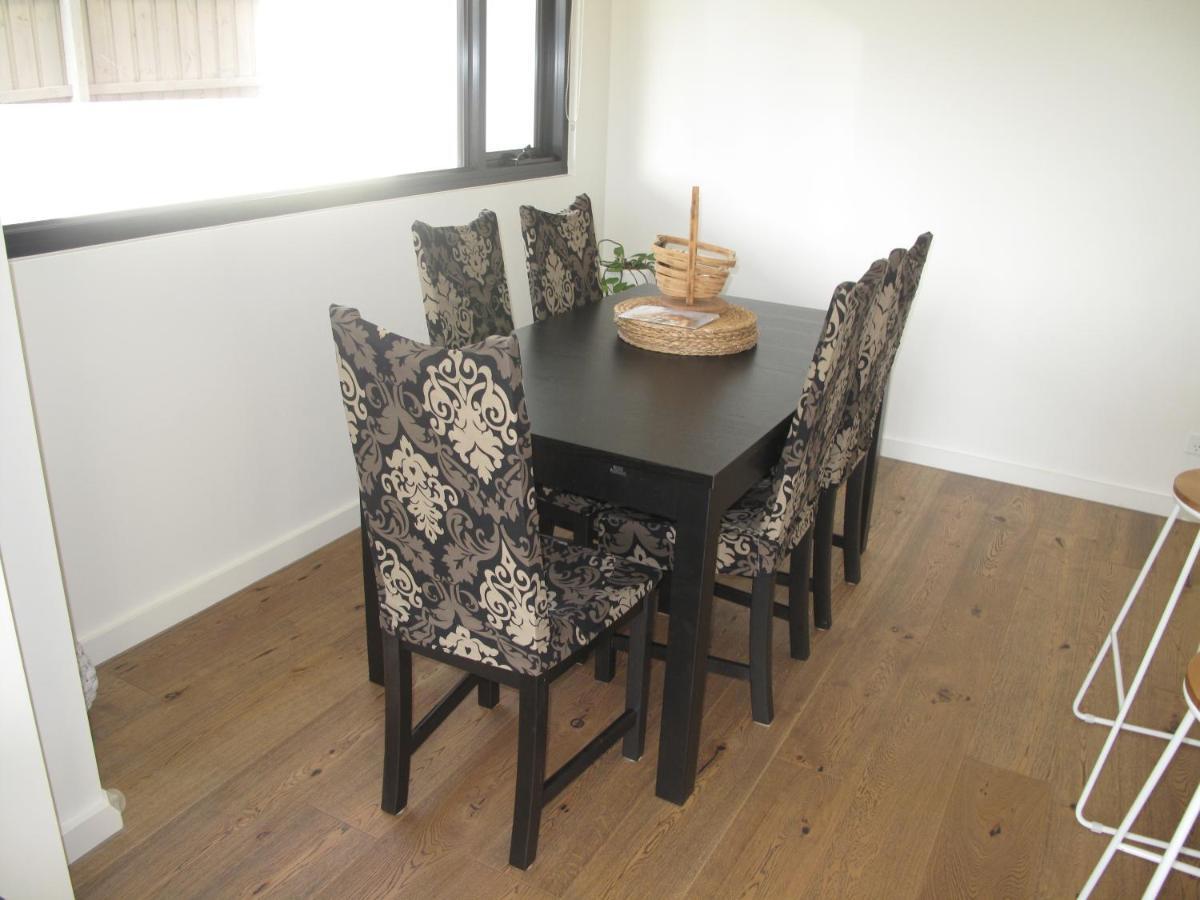 Modern 3 Bedroom Apt With Free Parking, Netflix, Wifi & Welcome Wine By Bnb Pro Мельбурн Екстер'єр фото